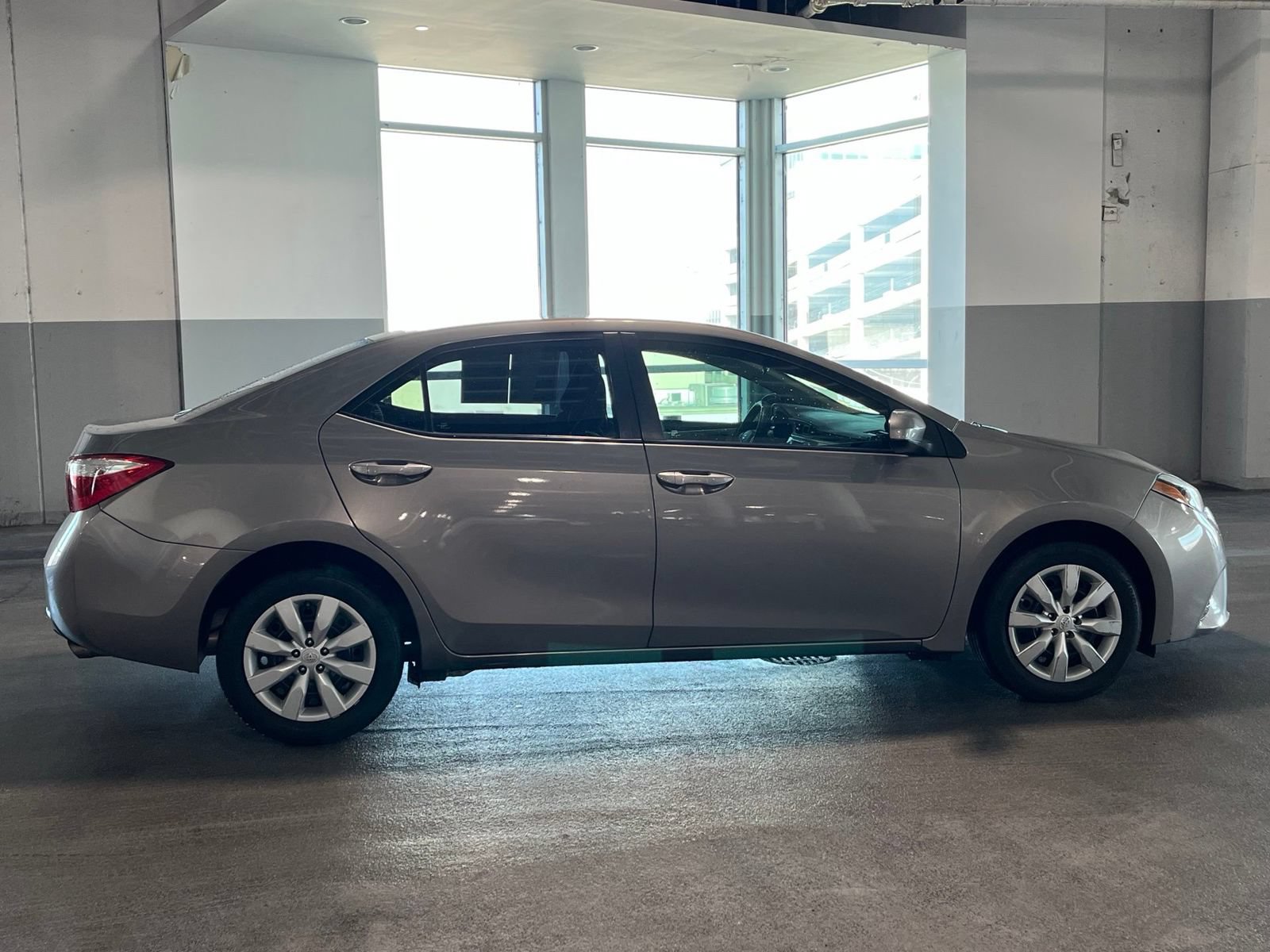 Used 2016 Toyota Corolla LE FWD image 12