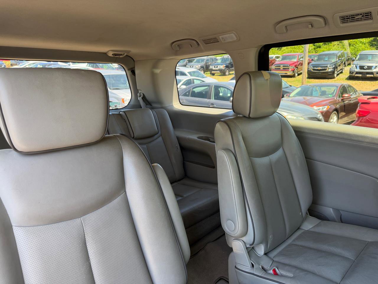 Used 2011 Nissan Quest SL w/ Protection Pkg FWD image 17