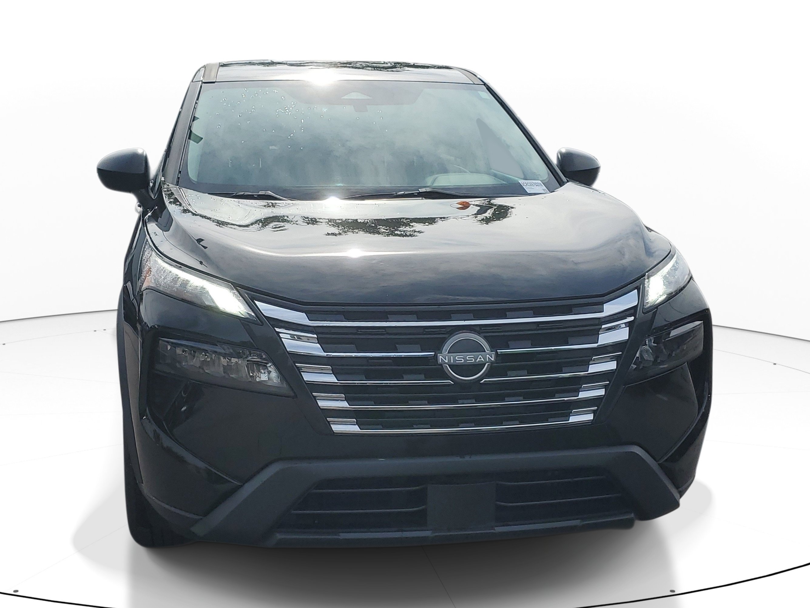 Used 2024 Nissan Rogue S FWD image 3