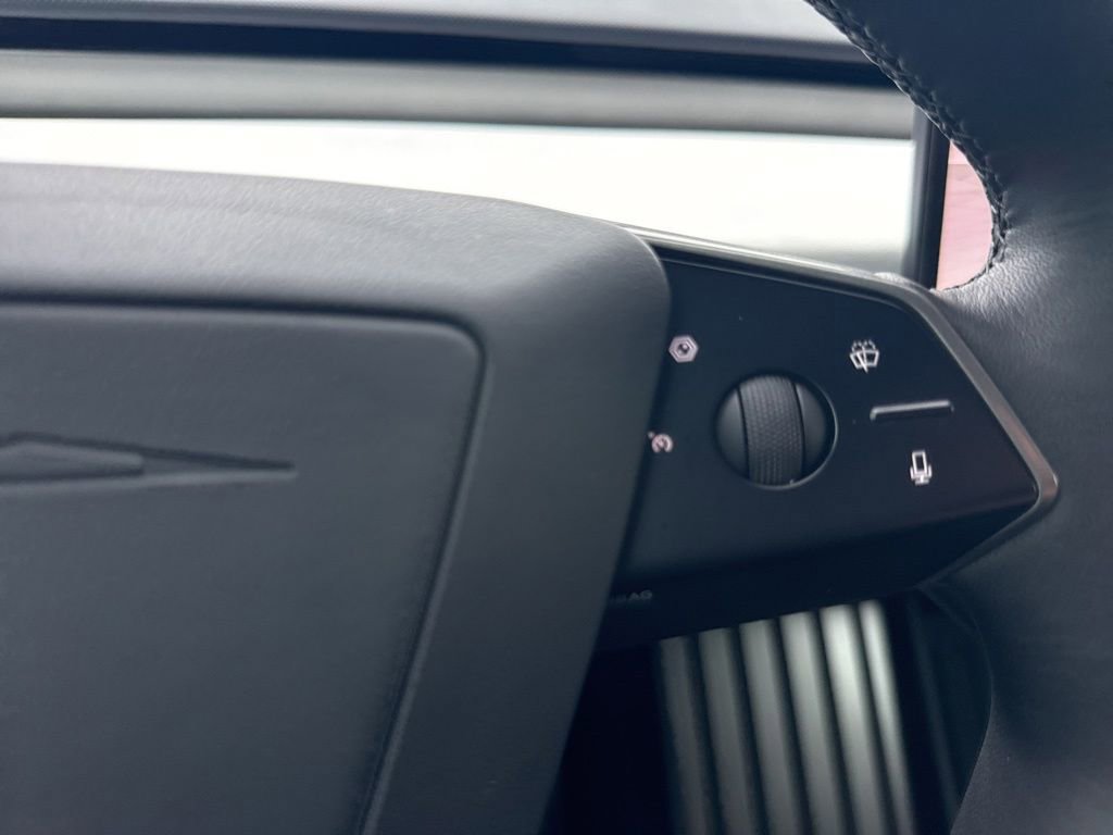 Used 2024 Tesla Cybertruck AWD Crew Cab image 25