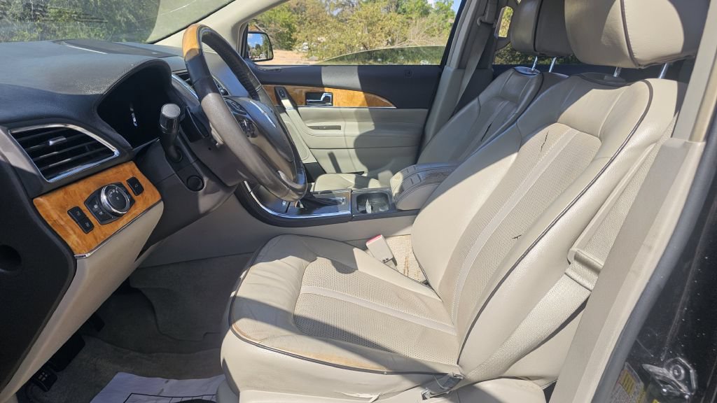 Used 2013 Lincoln MKX FWD image 7