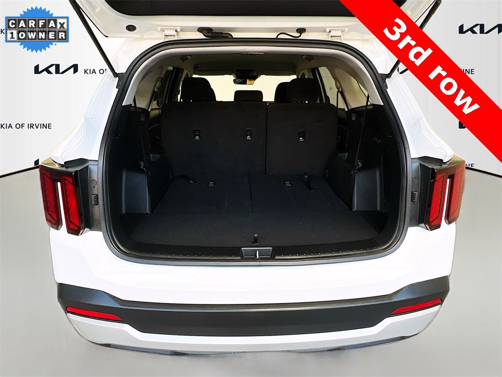Certified 2025 Kia Sorento LX image 24