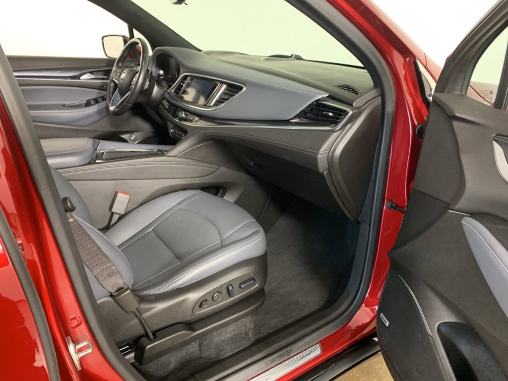 Used 2024 Buick Enclave Premium image 41