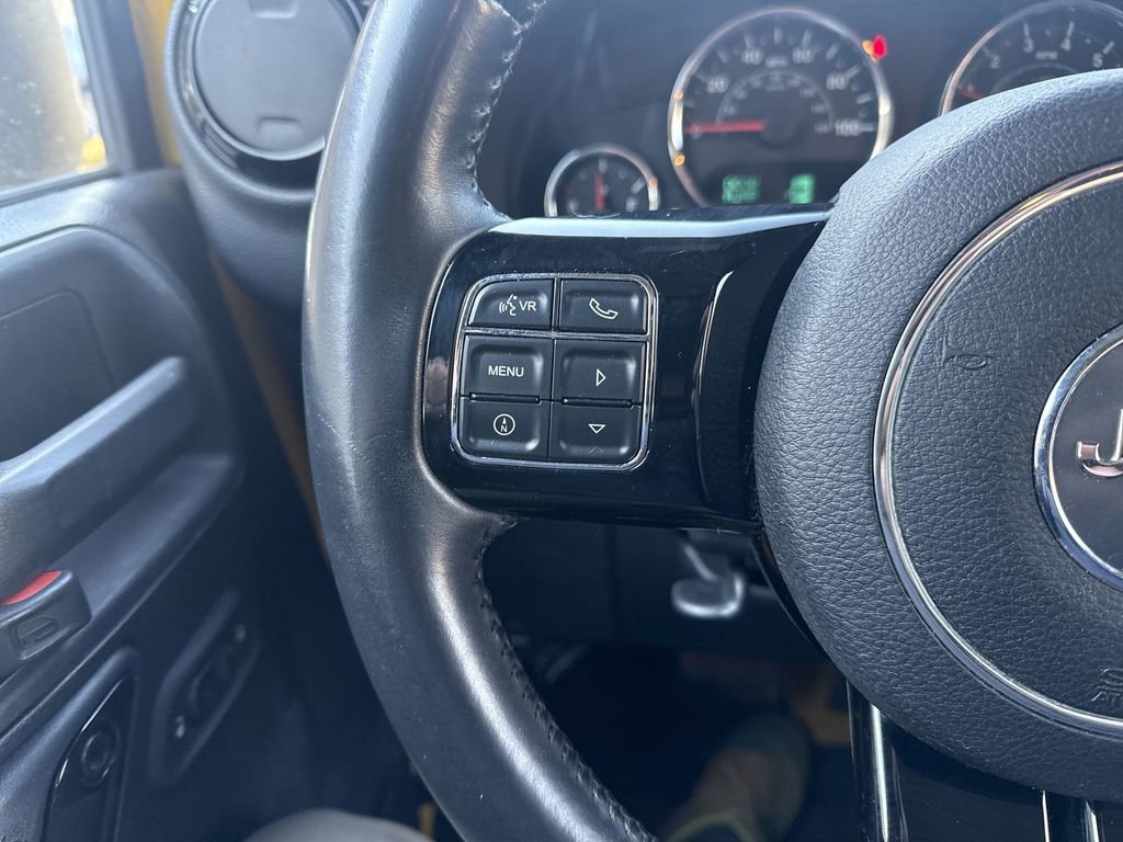 Used 2015 Jeep Wrangler Unlimited Sahara image 14