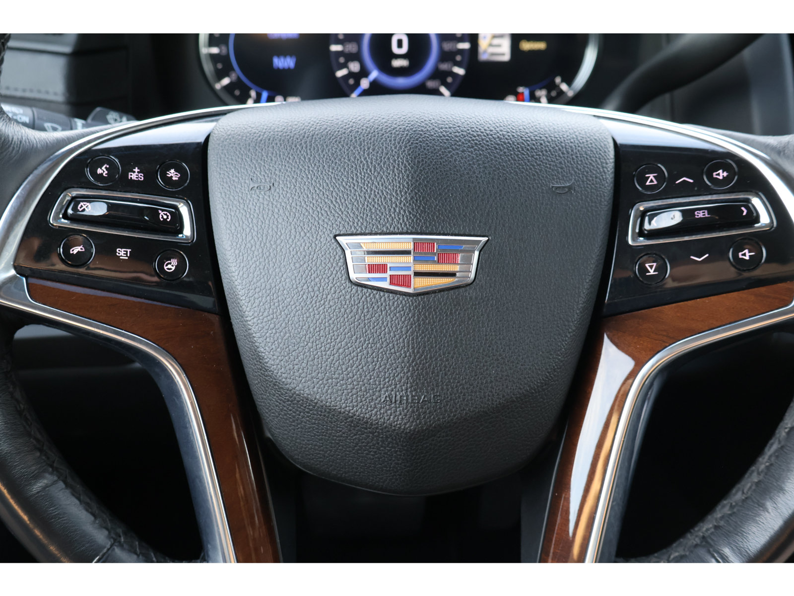 Used 2019 Cadillac Escalade Premium Luxury RWD image 33