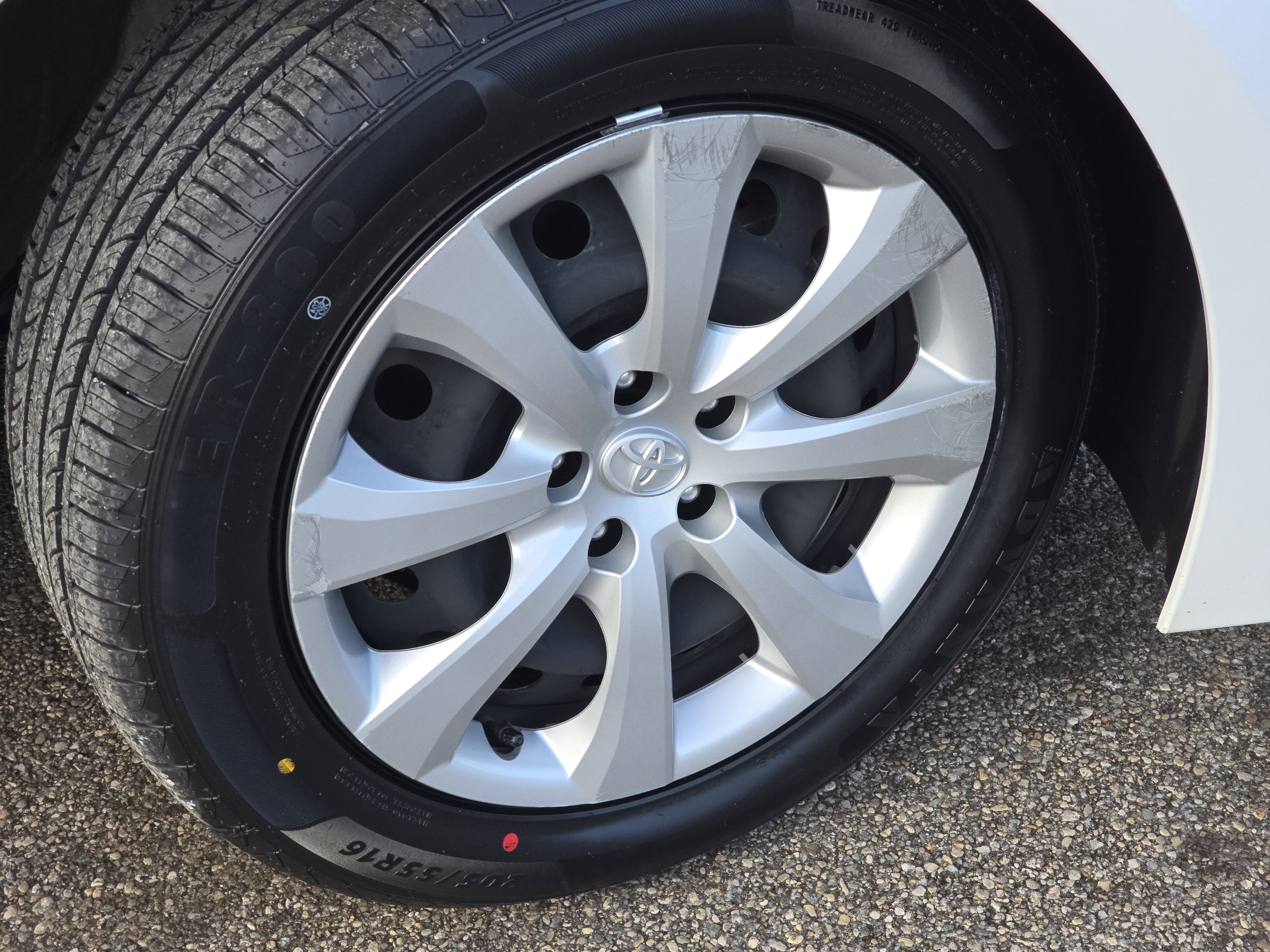 Used 2024 Toyota Corolla LE image 12