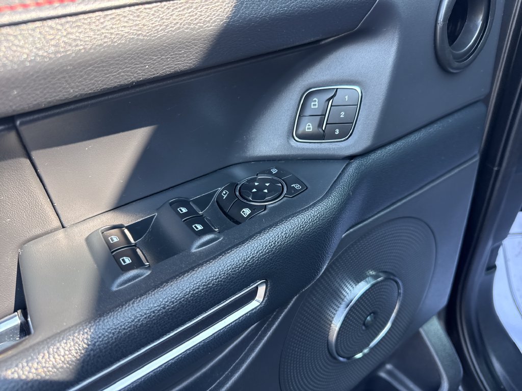 Used 2023 Ford Expedition Limited AWD/4WD image 35