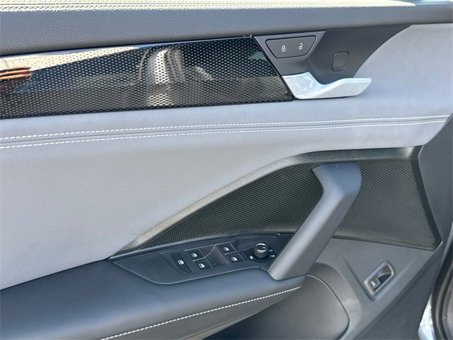 New 2026 Volkswagen Tiguan SE R-Line image 9