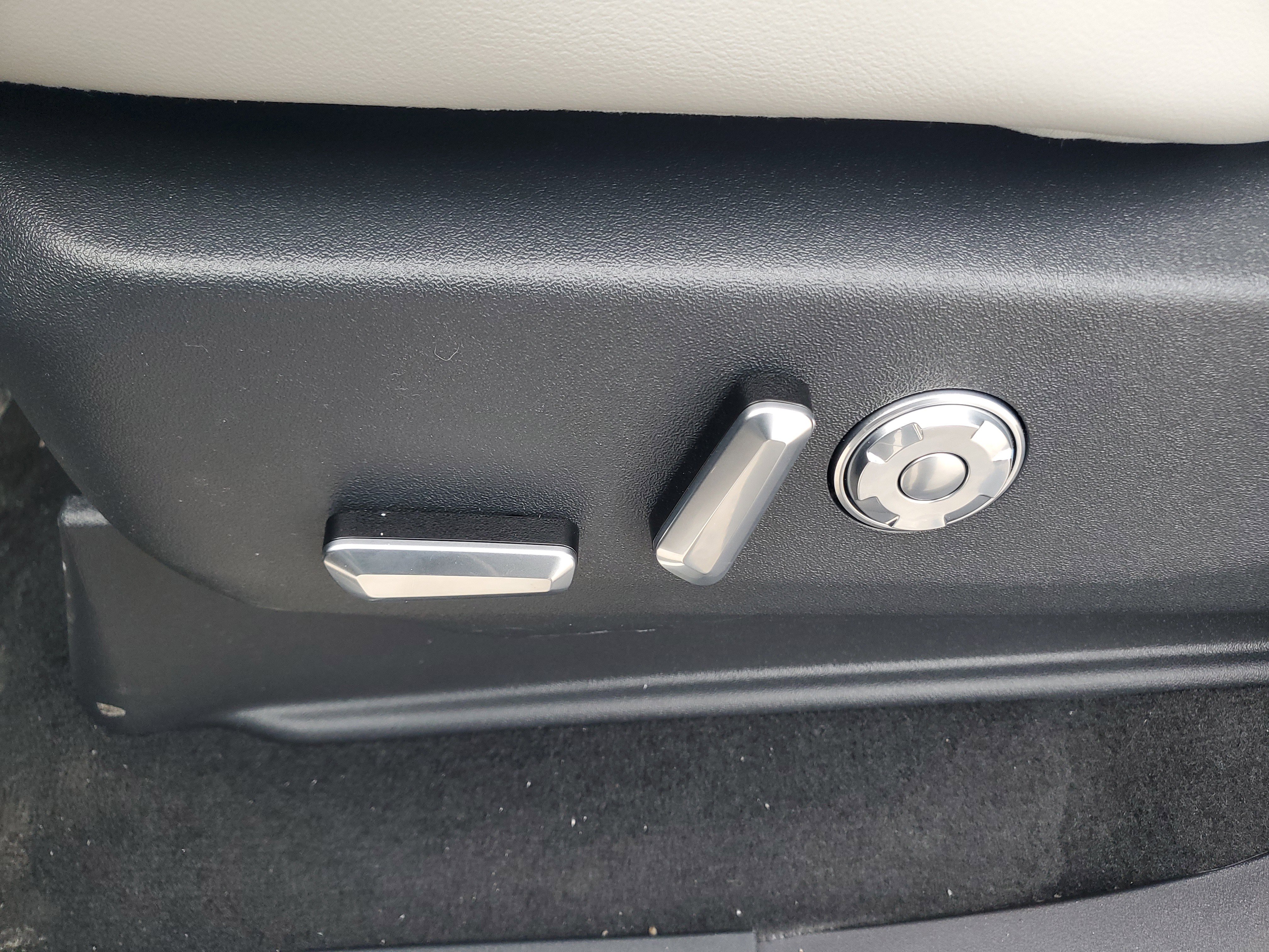 New 2026 Lincoln Navigator L Reserve w/ Jet Appearance Package image 13