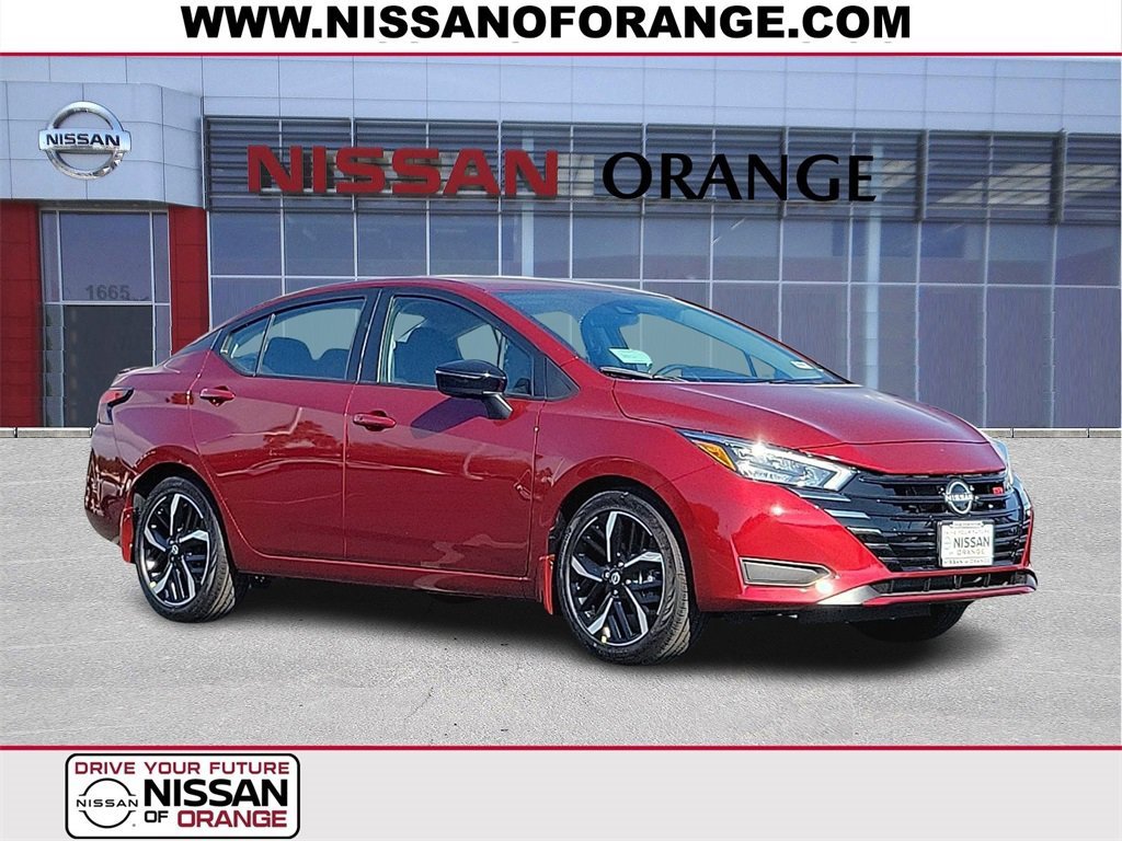 New 2025 Nissan Versa SR w/ Trunk Package