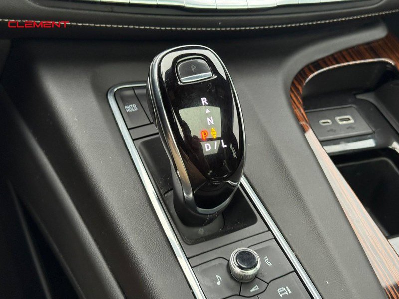 Used 2021 Cadillac Escalade Premium Luxury AWD/4WD image 26