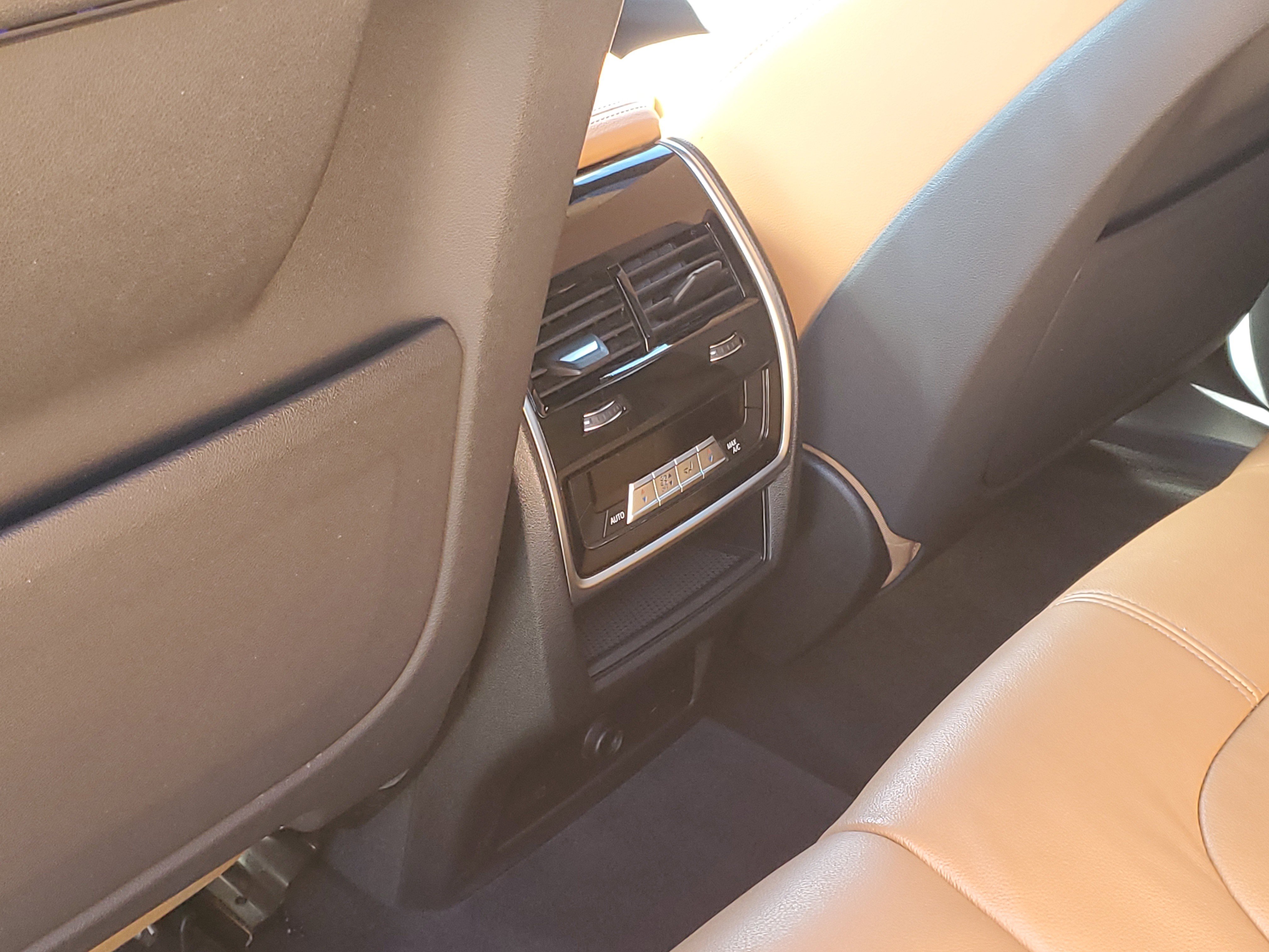 Used 2020 BMW X5 xDrive40i w/ M Sport Package image 25