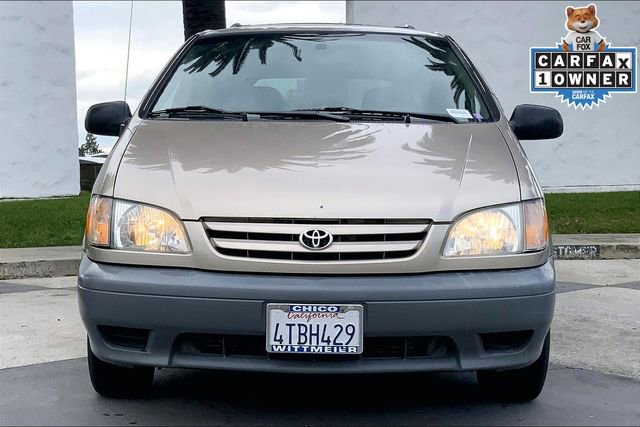 Used 2001 Toyota Sienna LE image 3