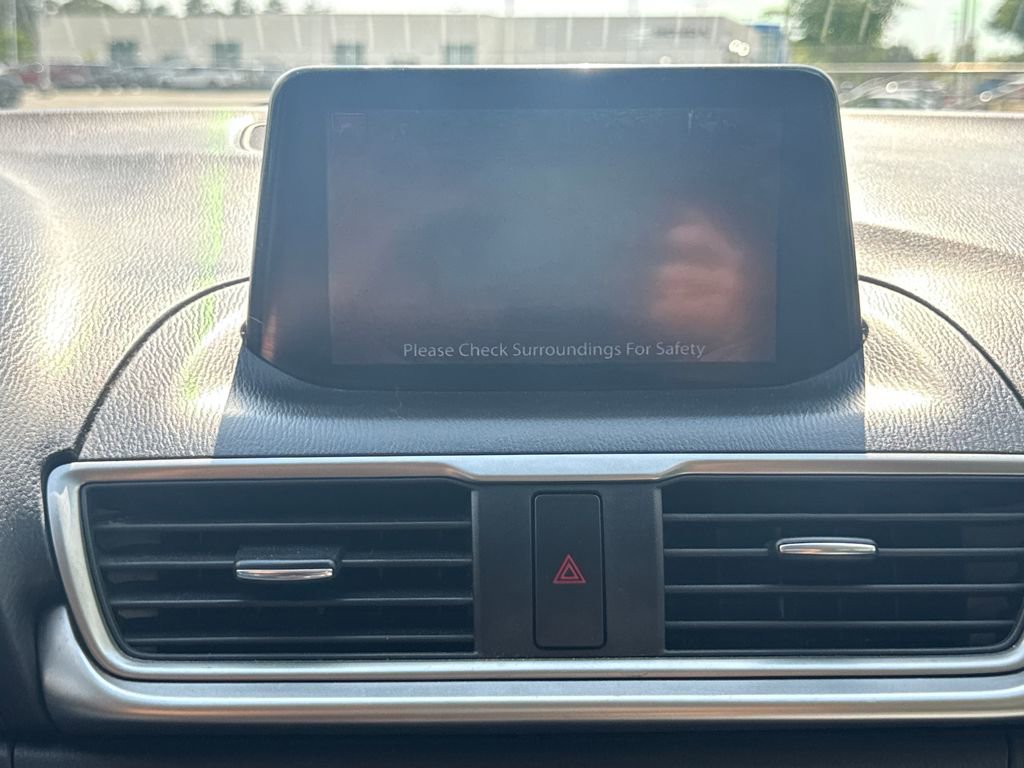 Used 2017 MAZDA MAZDA3 Touring FWD image 26