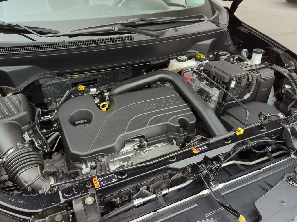 Certified 2023 Chevrolet Equinox LS FWD image 30