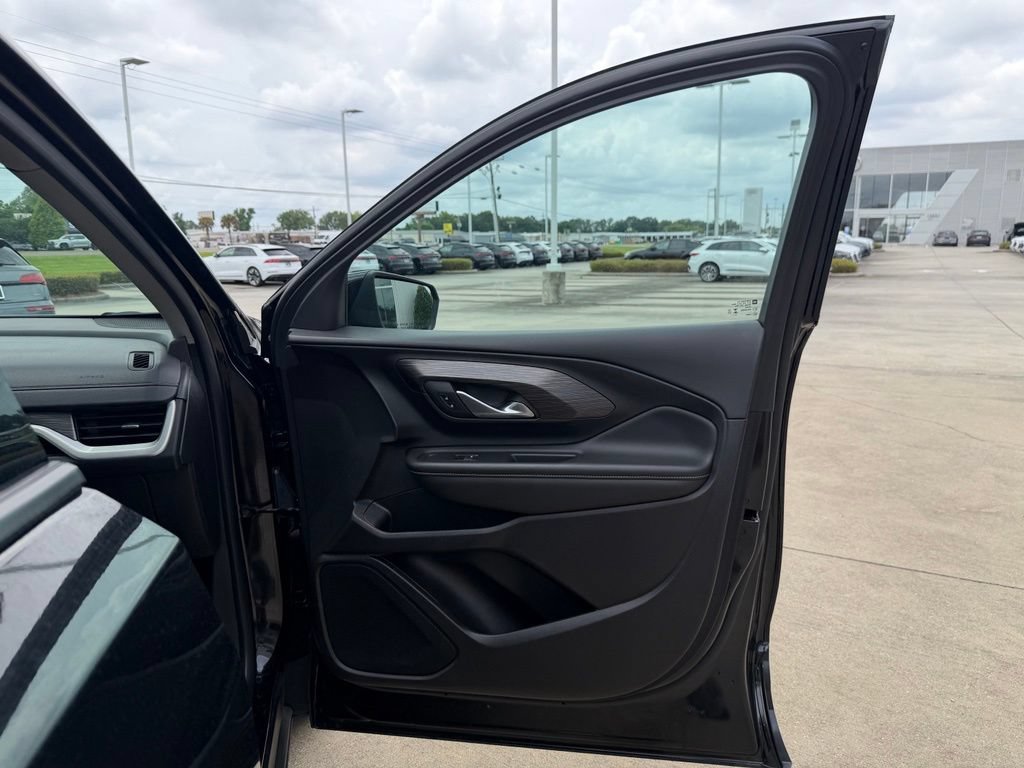 Used 2024 GMC Terrain SLT FWD image 27