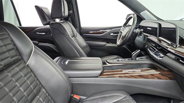 Used 2021 Cadillac Escalade Premium Luxury Platinum w/ Heavy-Duty Trailer Package image 24