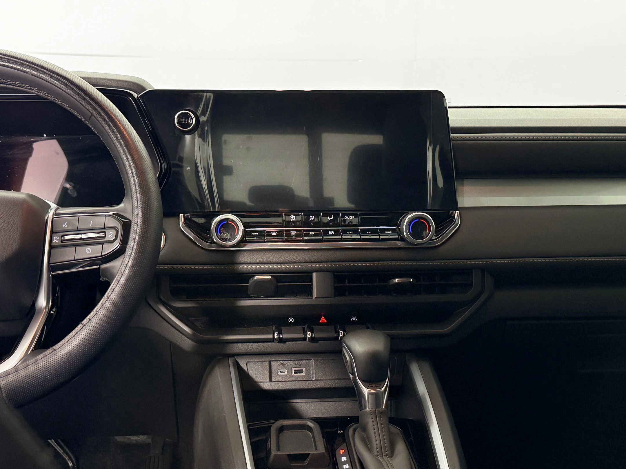 Used 2024 Chevrolet Colorado LT w/ LT Convenience Package image 31