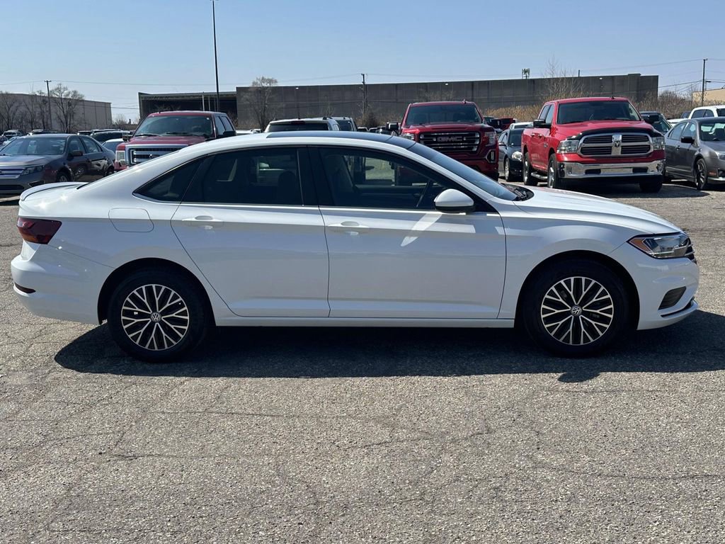 Used 2019 Volkswagen Jetta SE w/ Cold Weather Package image 6
