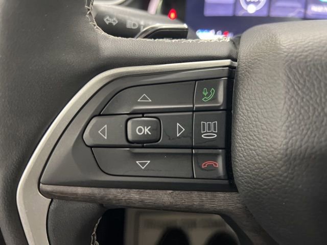 Used 2023 Jeep Grand Cherokee L Limited w/ Black Appearance Package AWD/4WD image 21