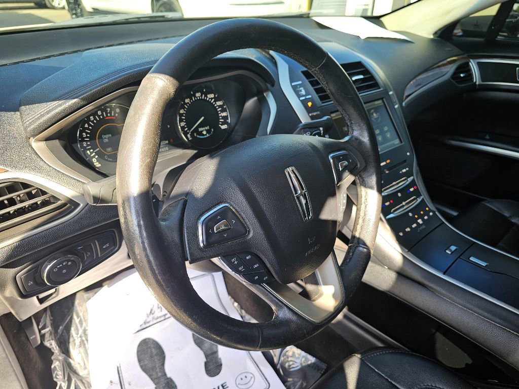 Used 2015 Lincoln MKZ AWD image 19