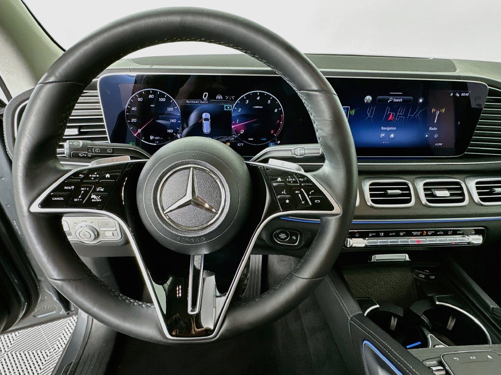 Used 2024 Mercedes-Benz GLS 450 4MATIC image 11