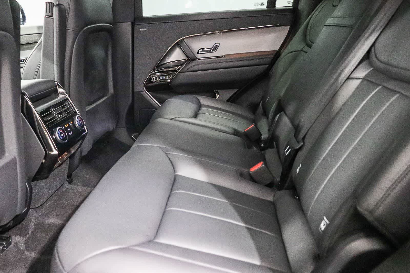 Used 2024 Land Rover Range Rover Sport SE AWD/4WD image 19