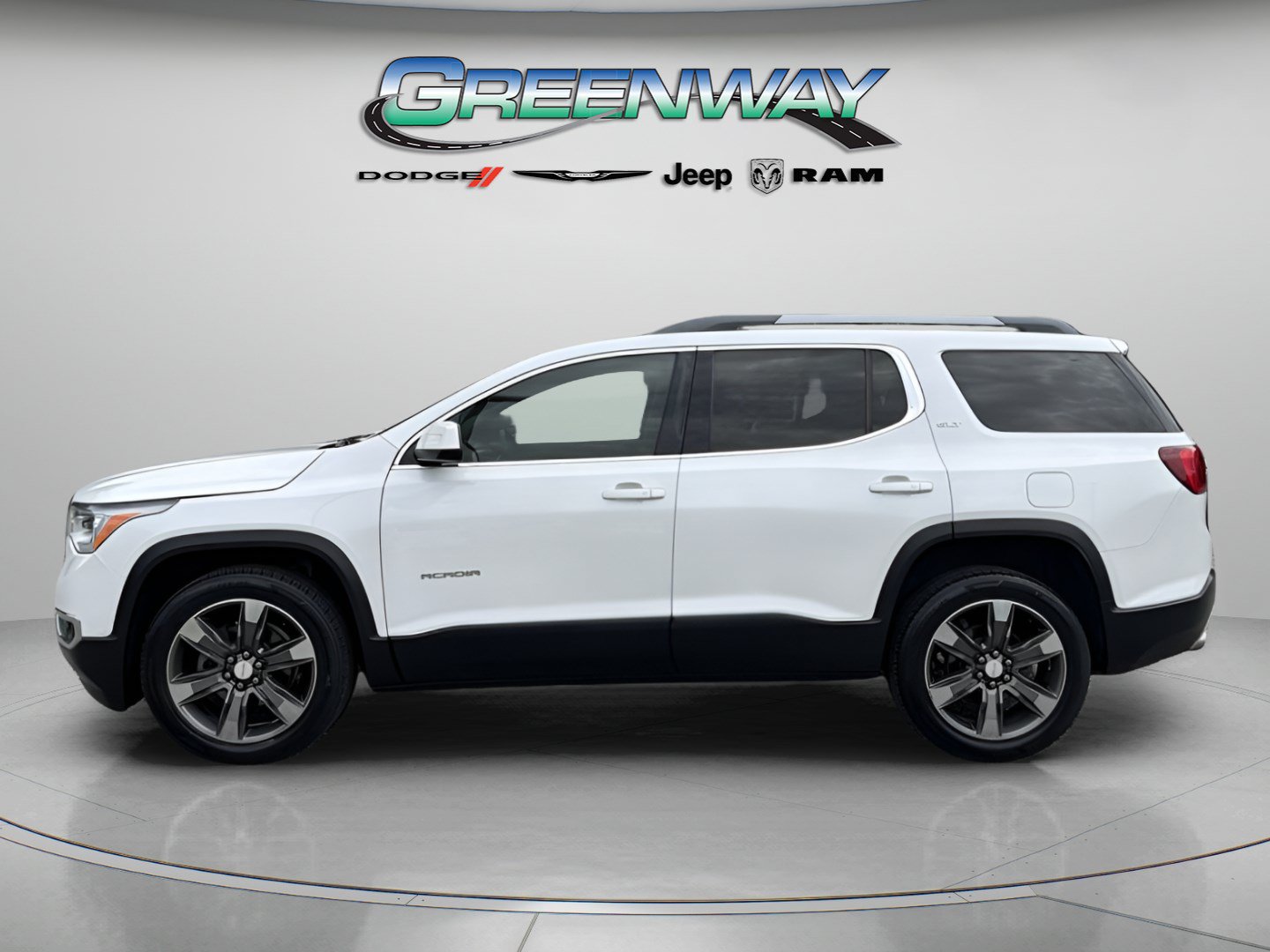 Used 2019 GMC Acadia SLT w/ LPO, Floor Liner Package FWD image 2