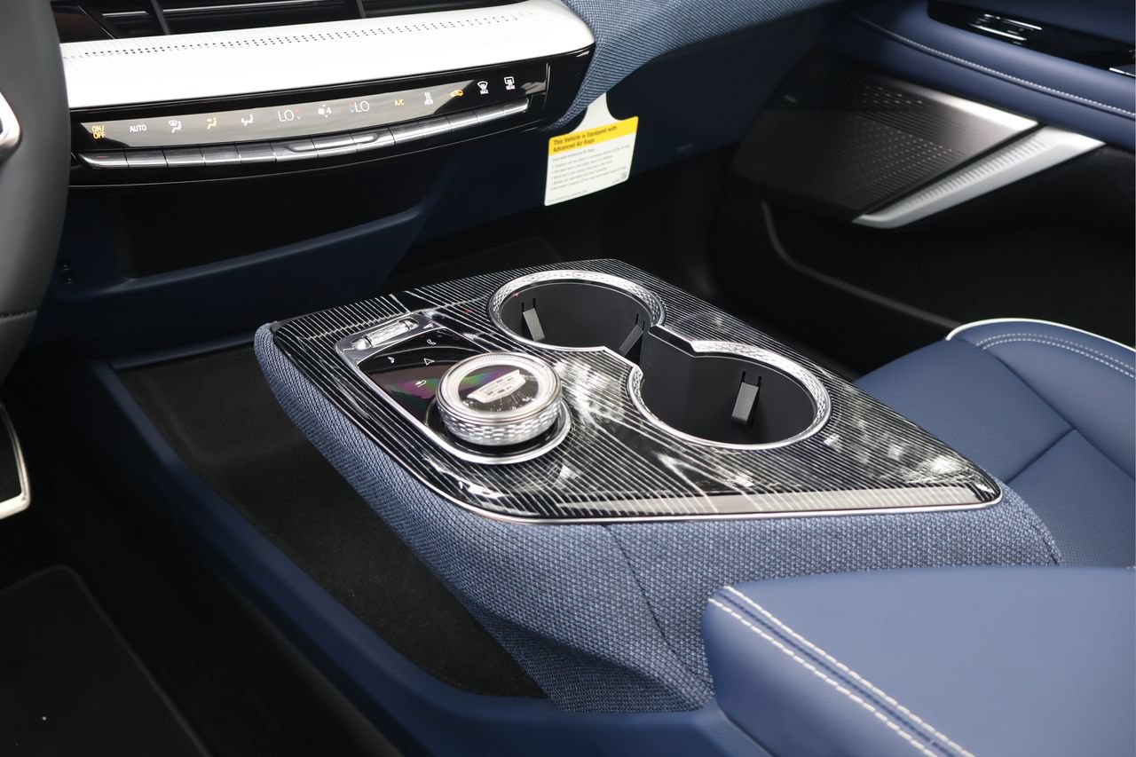 New 2027 Cadillac Optiq Premium Luxury AWD/4WD image 28