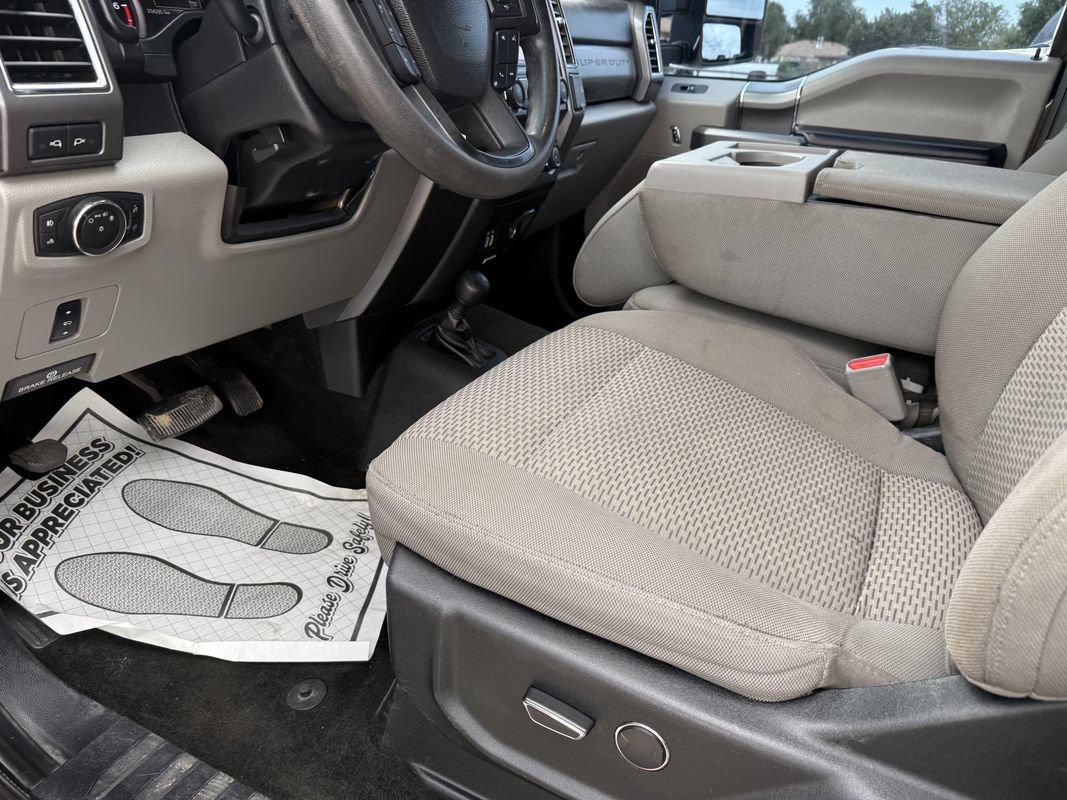 Used 2017 Ford F250 XLT w/ XLT Premium Package AWD/4WD image 31