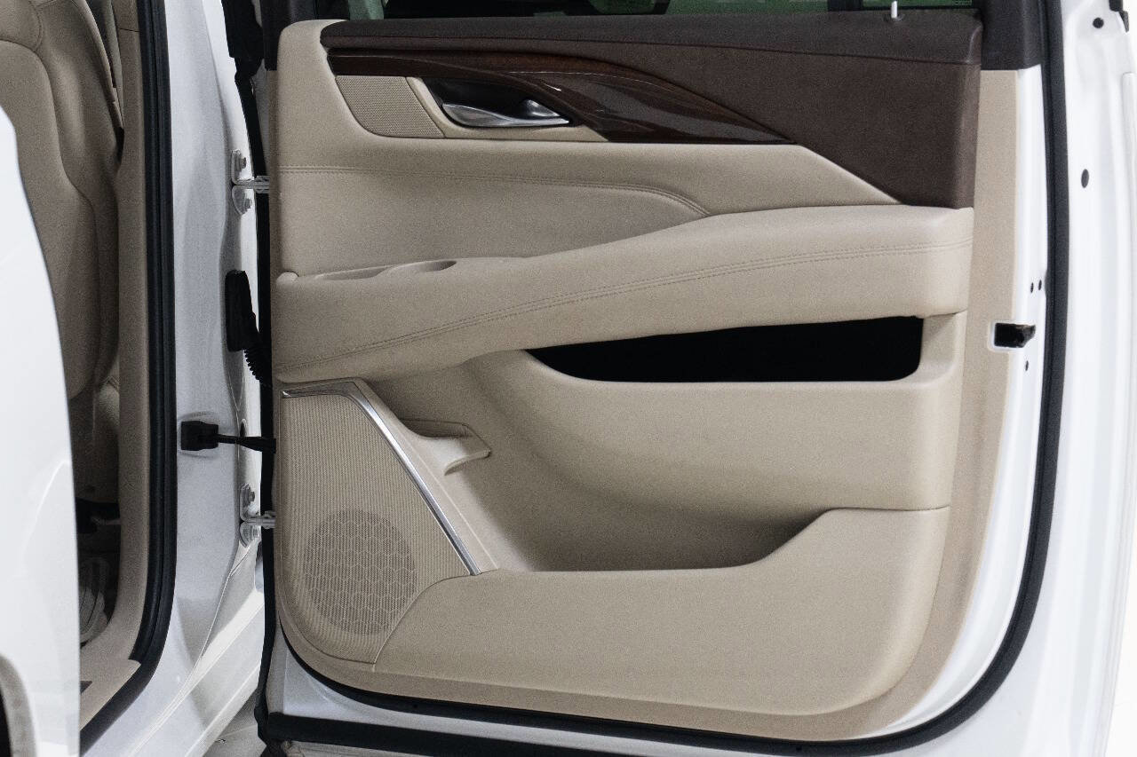 Used 2016 Cadillac Escalade ESV Premium AWD/4WD image 23