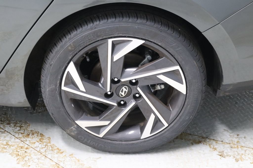 Certified 2025 Hyundai Elantra SEL image 20