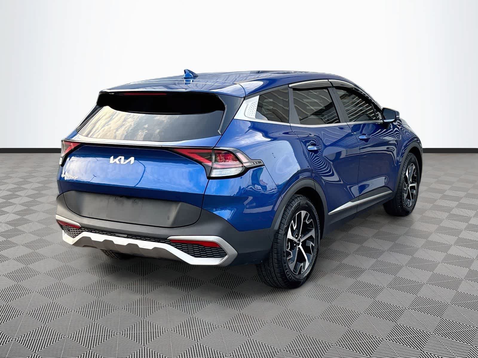 Used 2023 Kia Sportage EX FWD image 5
