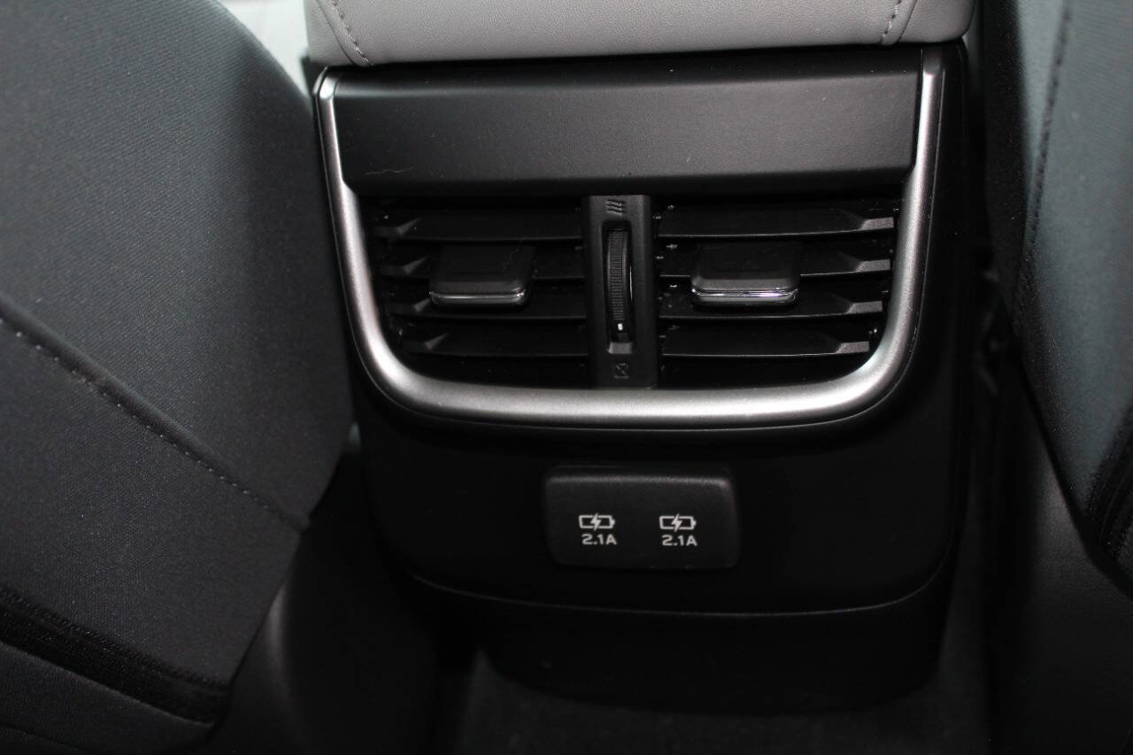 Used 2022 Subaru Outback Premium AWD/4WD image 16