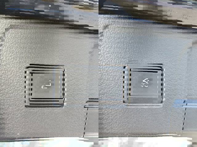 Used 2023 Volkswagen Atlas SE image 13