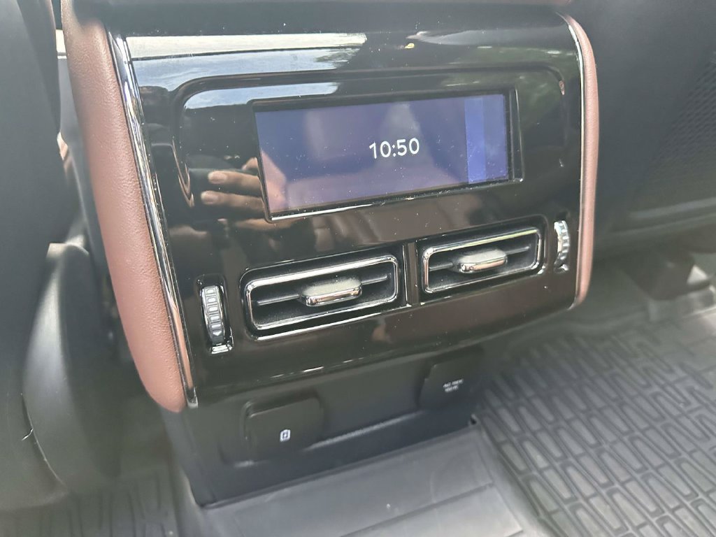 Used 2026 Lincoln Aviator Reserve AWD/4WD image 12