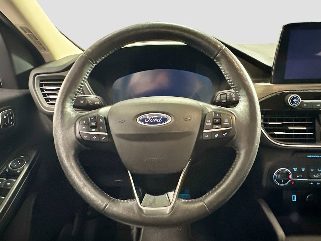 Used 2020 Ford Escape Titanium image 12