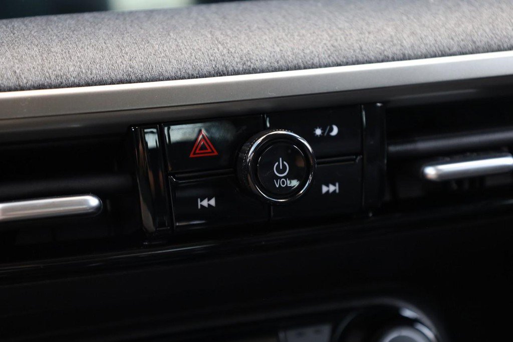 New 2026 Nissan Kicks SV w/ SV Premium Package image 15