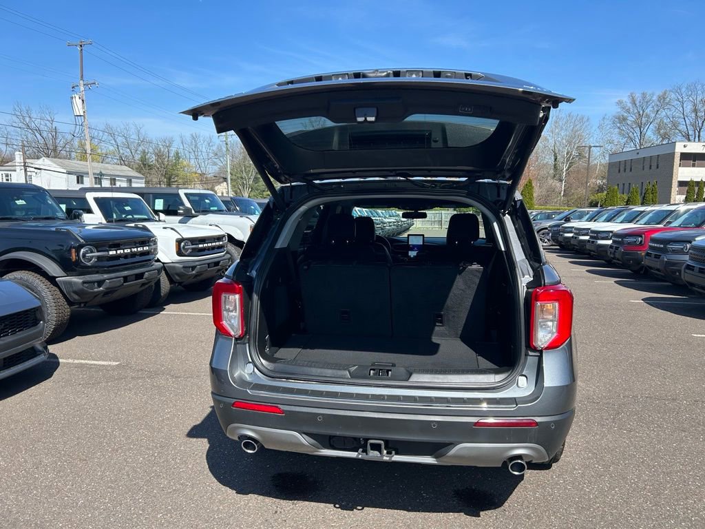 Certified 2023 Ford Explorer Limited w/ Limited Technology Package image 9