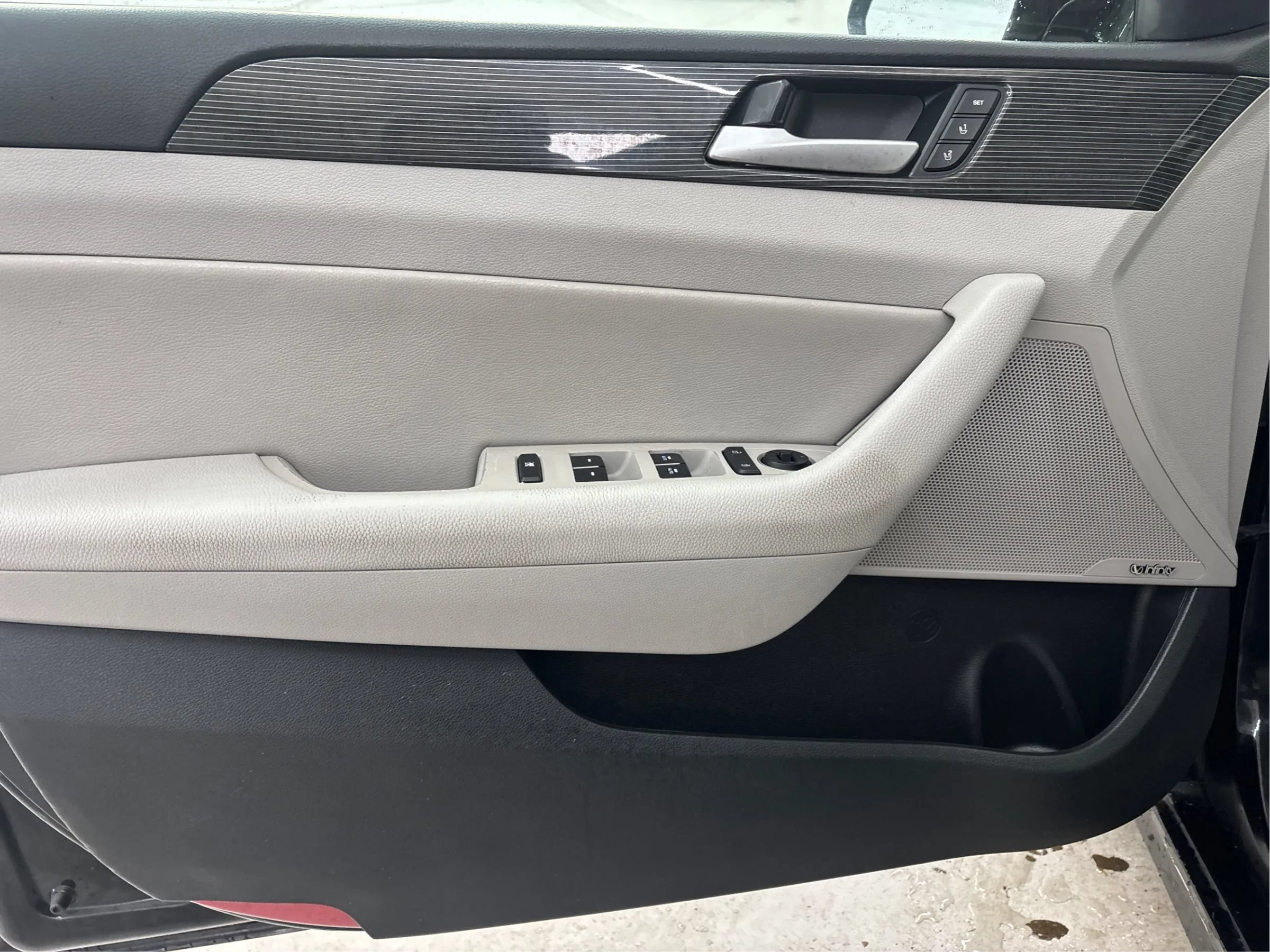 Used 2018 Hyundai Sonata Limited w/ Limited Ultimate Package 03 FWD image 25