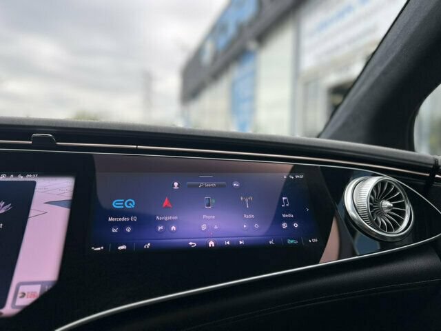 Used 2022 Mercedes-Benz EQS 580 4MATIC Sedan image 31