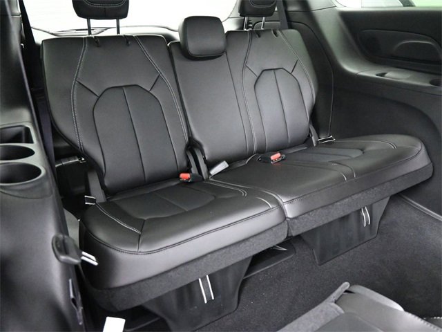New 2026 Chrysler Pacifica Select image 16