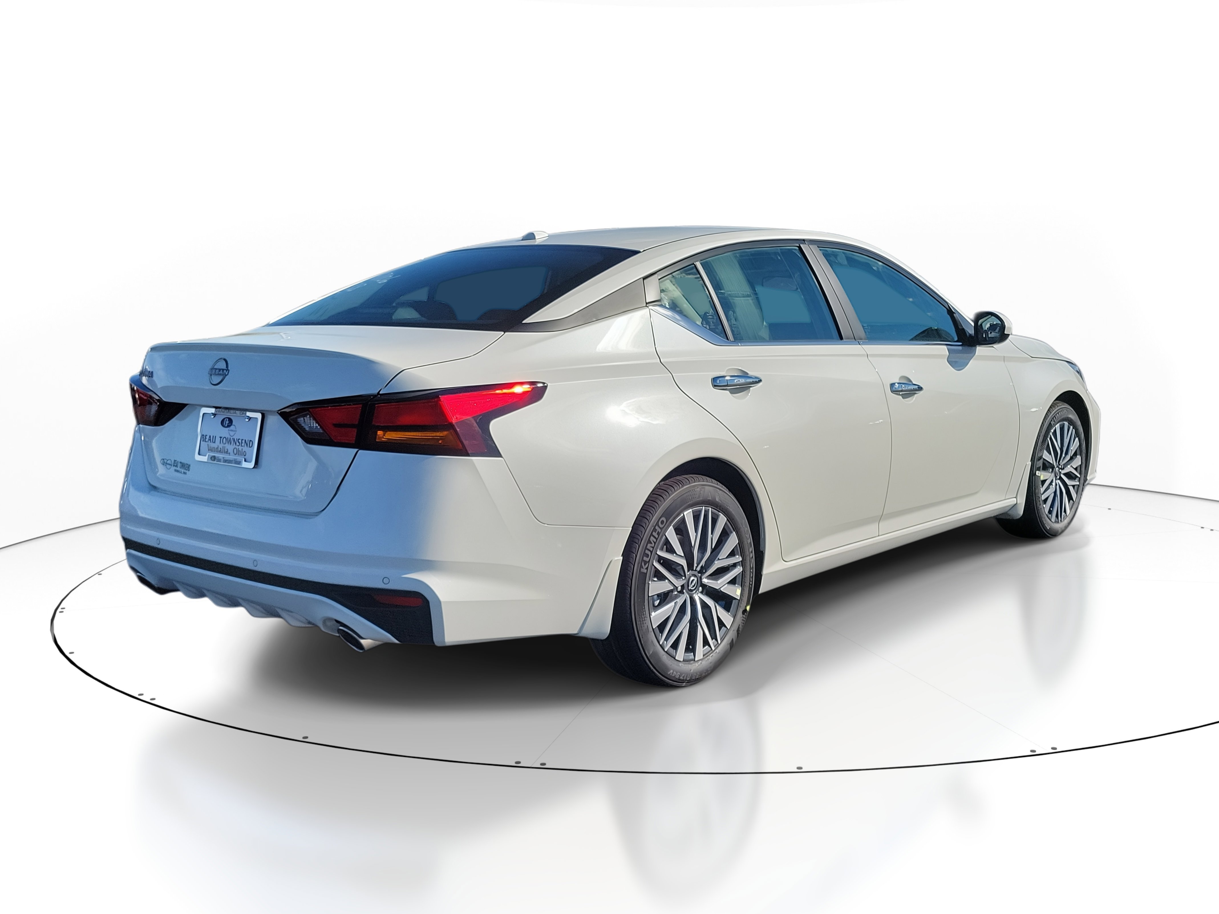 New 2025 Nissan Altima 2.5 SV w/ SV Premium Package image 4