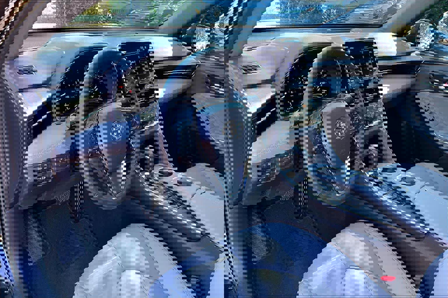 Used 2022 Toyota Avalon XLE image 17