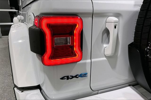 Used 2022 Jeep Wrangler Unlimited Sahara AWD/4WD image 50
