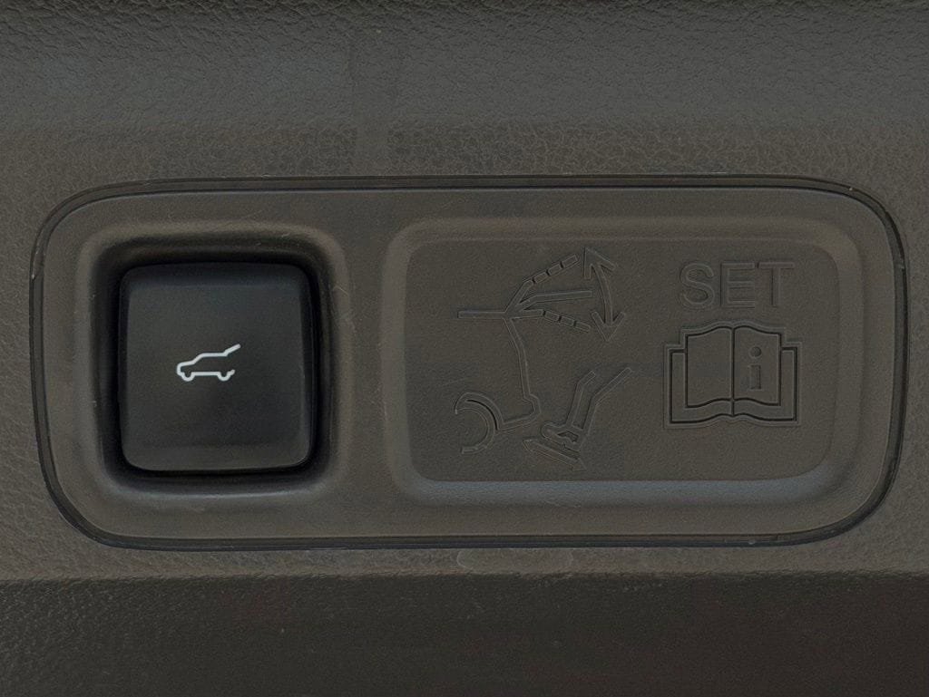 Used 2020 Ford Expedition Limited w/ Equipment Group 302A AWD/4WD image 28