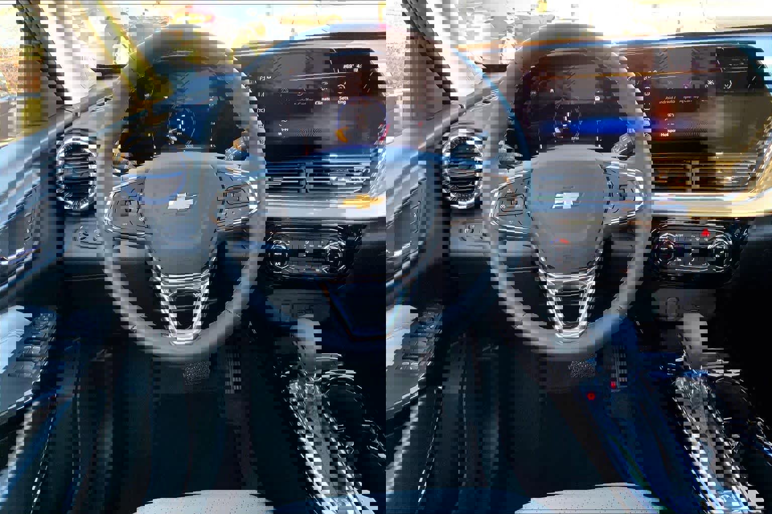 Used 2025 Chevrolet Trax LT w/ LT Convenience Package image 5