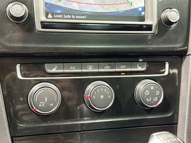 Used 2017 Volkswagen GTI SE image 17