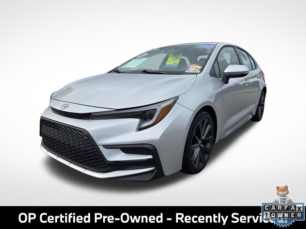 Used 2023 Toyota Corolla SE FWD image 3