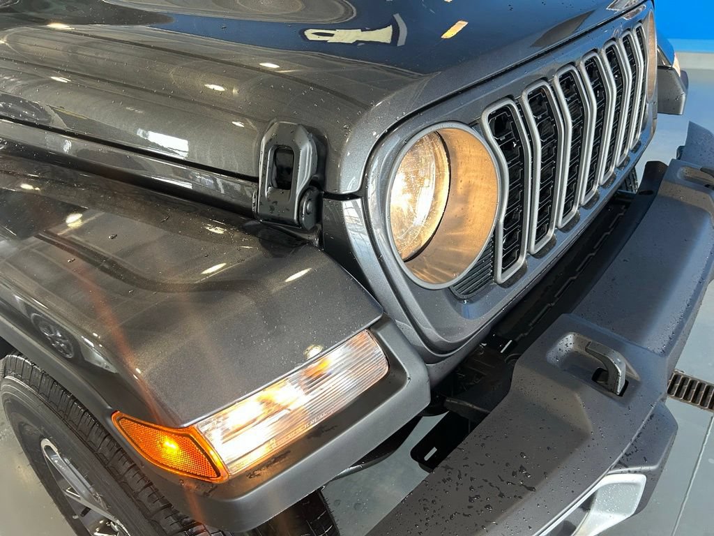 New 2025 Jeep Gladiator Sport AWD/4WD image 8